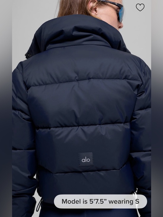 Alo Yoga NWT Gold Rush Puffer Jacket Navy Blue Size M - Picture 3 of 12